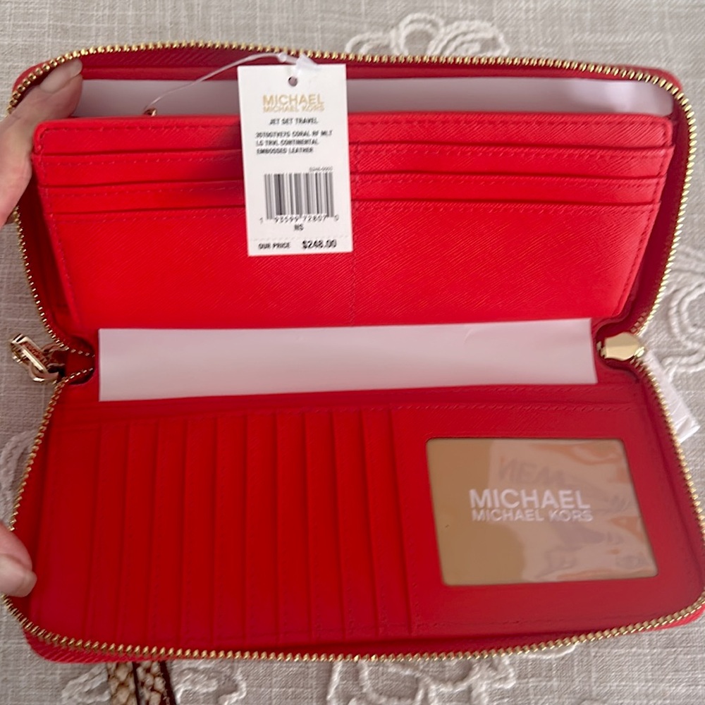 Michael Kors NWT Embossed Leather Large Travel Continental Wallet/Wristlet - Picture 11 of 16